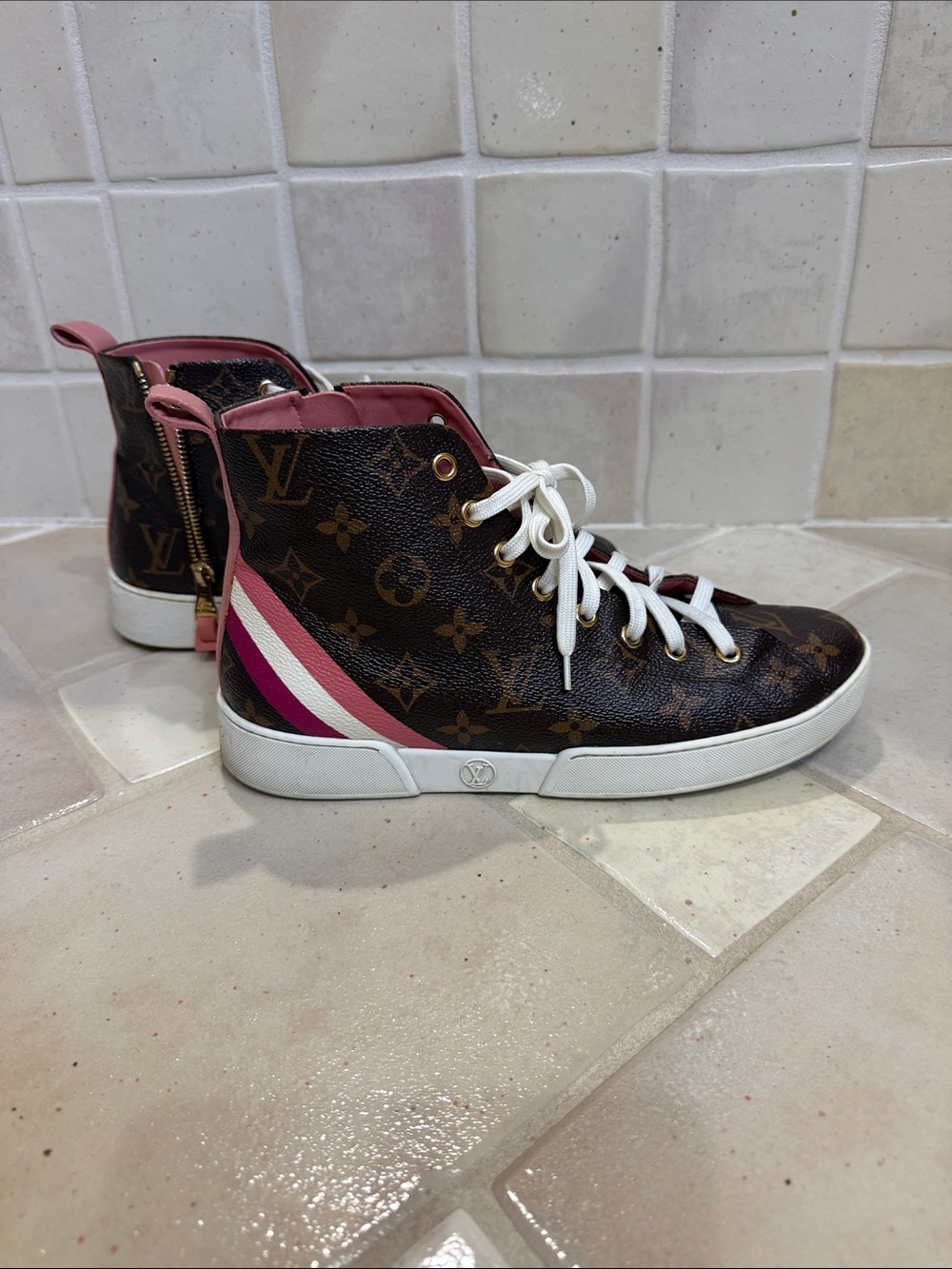 Louis Vuitton LV Rivoli Sneaker Monogram High Tops Brown & Pink EU 37, US 7